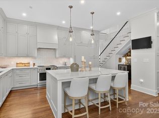 6016 Knight Crest Ct, Charlotte, NC 28210