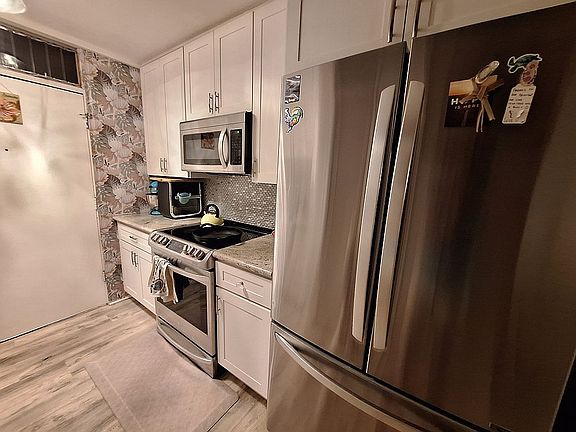 5th image of 3660 Lower Honoapiilani Rd APT 105
