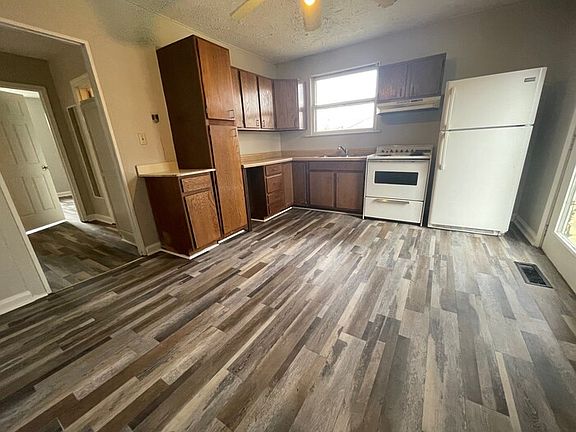 2nd image of 1508 Beech St #B