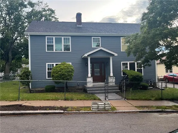 32 Winrooth Ave, Providence, RI 02908