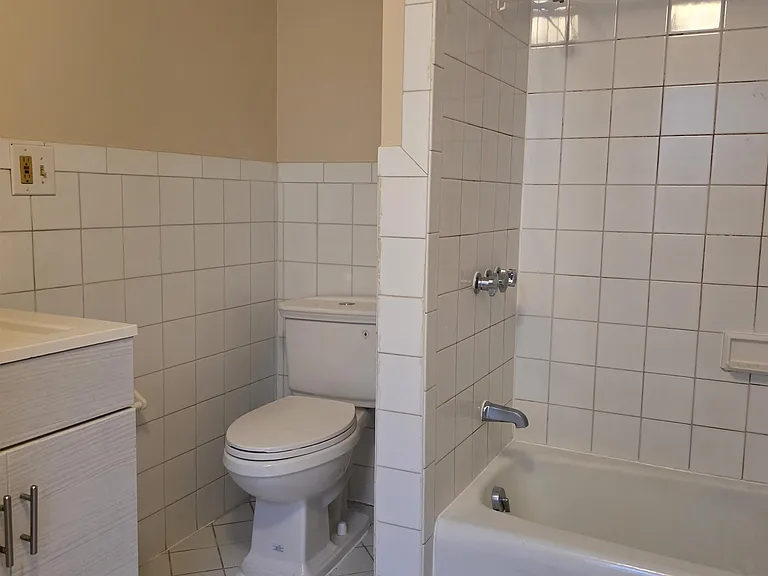 229 Griffith St #2 — Photo 7