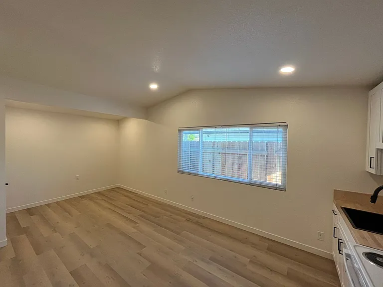 501 E Cabo San Lucas Cir #B — Photo 4