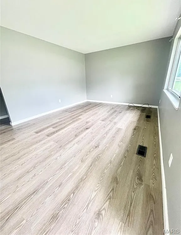 3 bed, 1.0 bath, 864 sqft, $1,595 — Photo 4