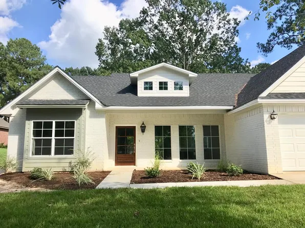 4506 Champions Dr, Lufkin, TX 75901