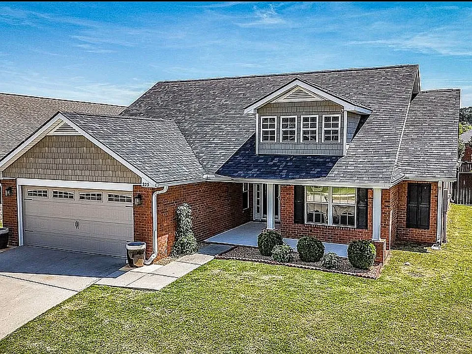 223 Silver Breeze Ct