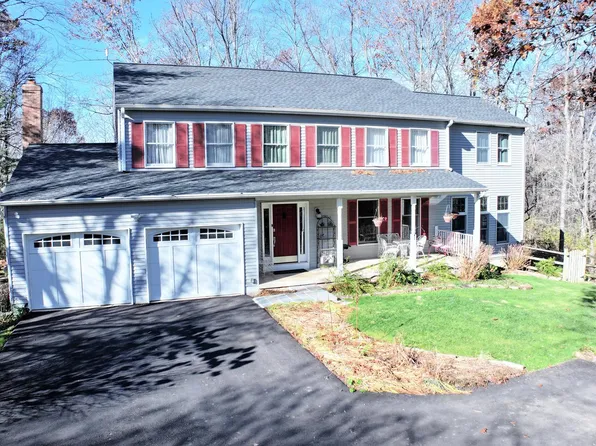 12056 Heather Down Dr, Herndon, VA 20170