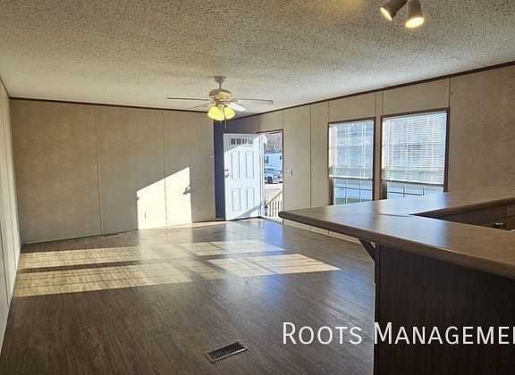 5th image of 137 Birch Crest Dr #137