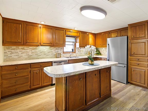 5th image of 31206 E 683rd Rd