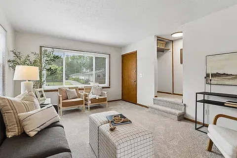 2 bed, 1300 sqft, $1,550 — Photo 3