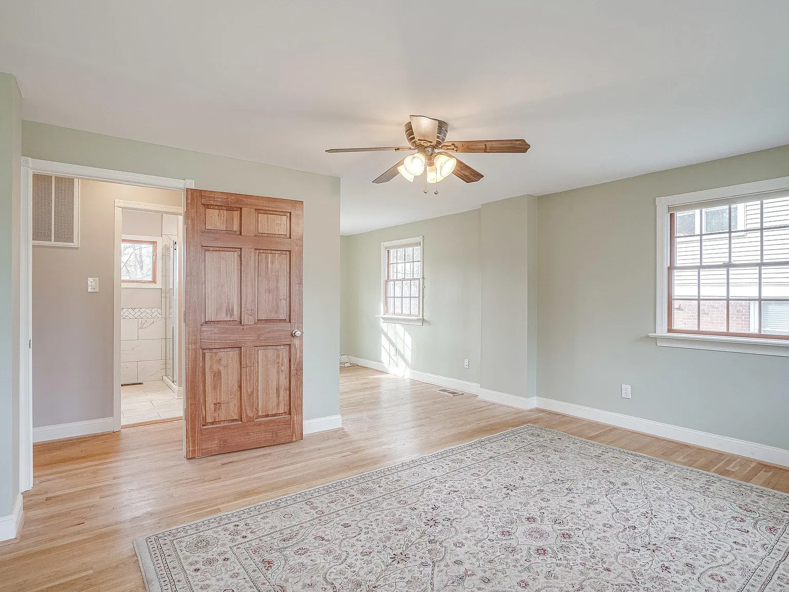 4 bed, 2825 sqft, $3,850 — Photo 3