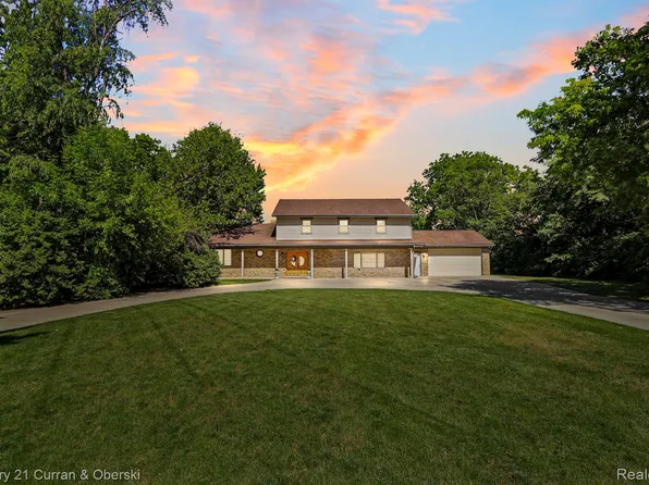 116 N Evangeline St, Dearborn Heights, MI 48127