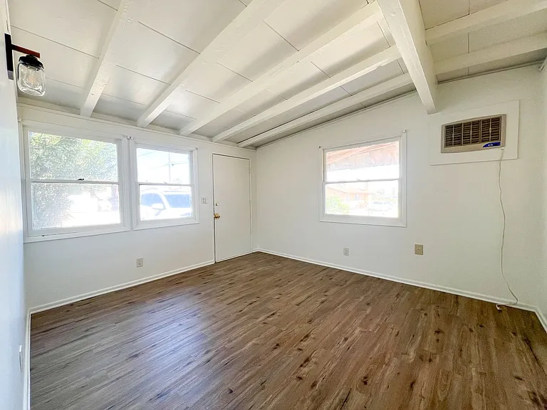 6067 Abronia Ave — Photo 2