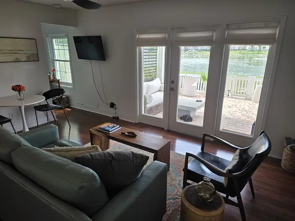 4856 Snook Dr SE APT B, St Petersburg, FL 33705