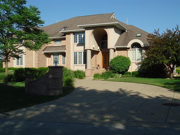 1st image of 741 Royal Dublin Ln