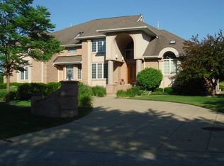 741 Royal Dublin Ln, Dyer, IN 46311