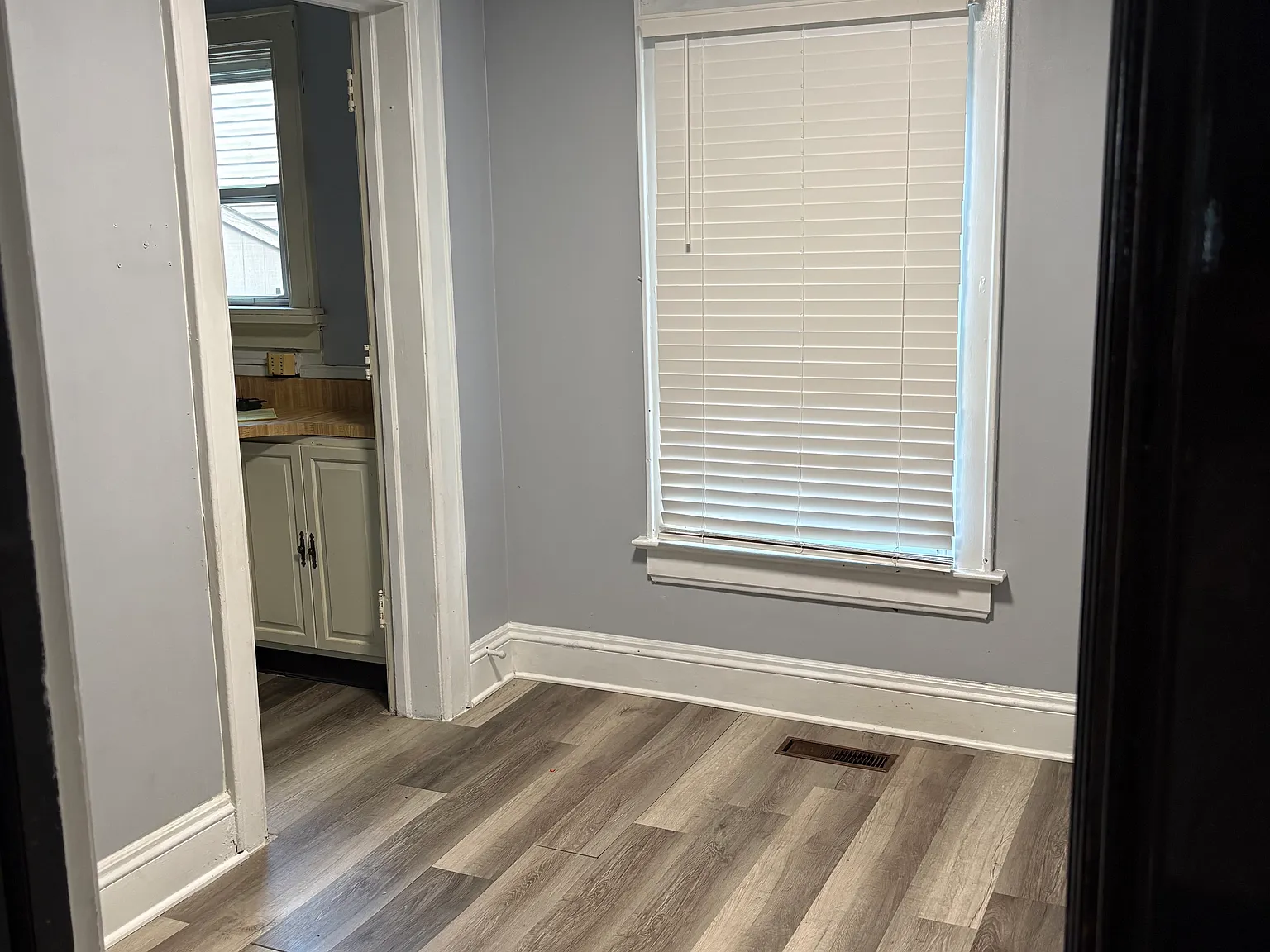 4 bed, 2592 sqft, $2,425 — Photo 4