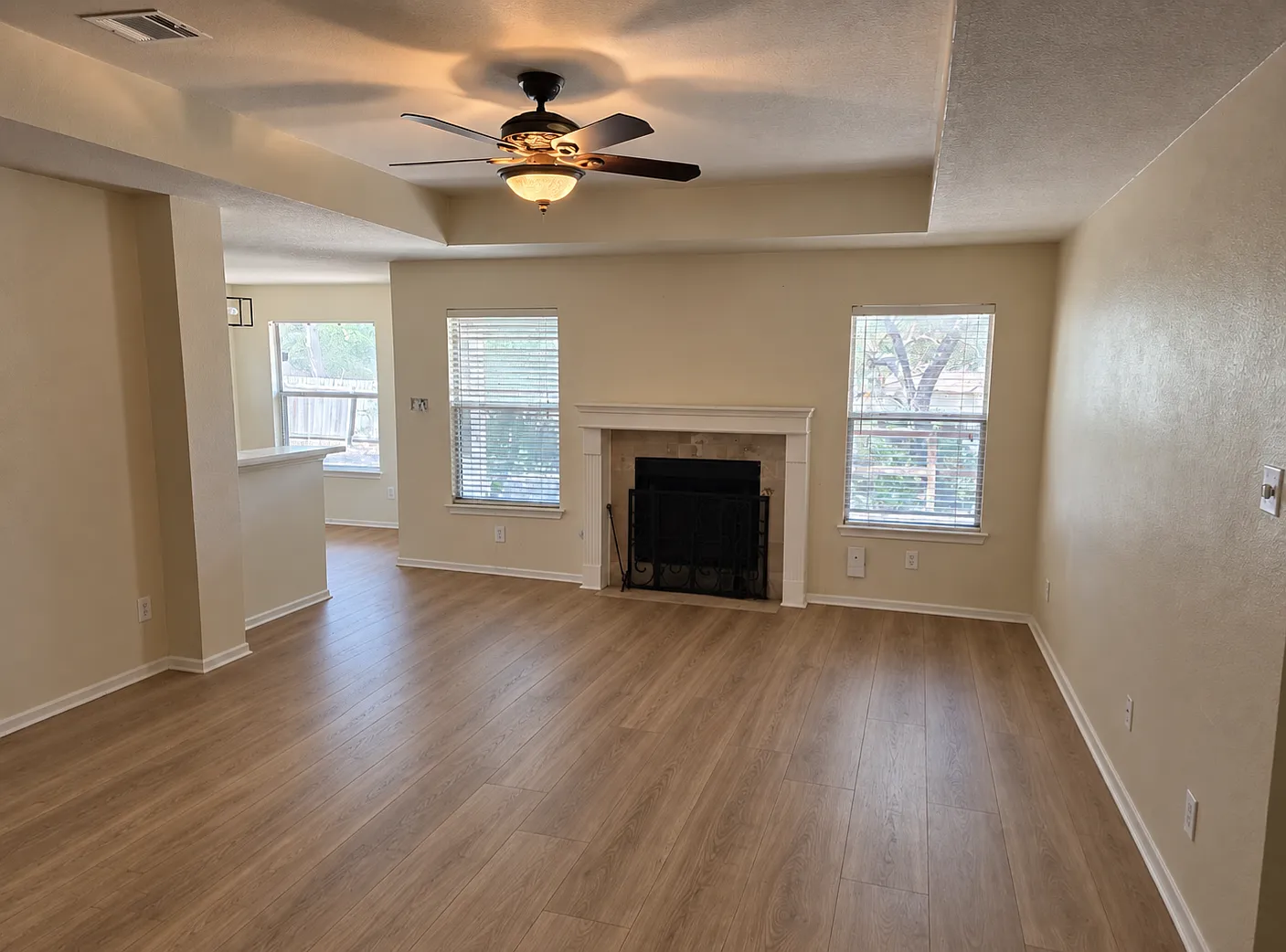 3 bed, 1550 sqft, $2,190 — Photo 2