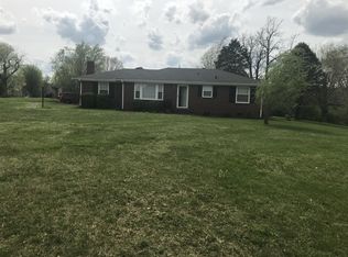 206 W Meadow Dr, Clarksville, TN 37043