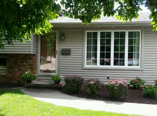 1712 Deppert Dr, Pekin, IL