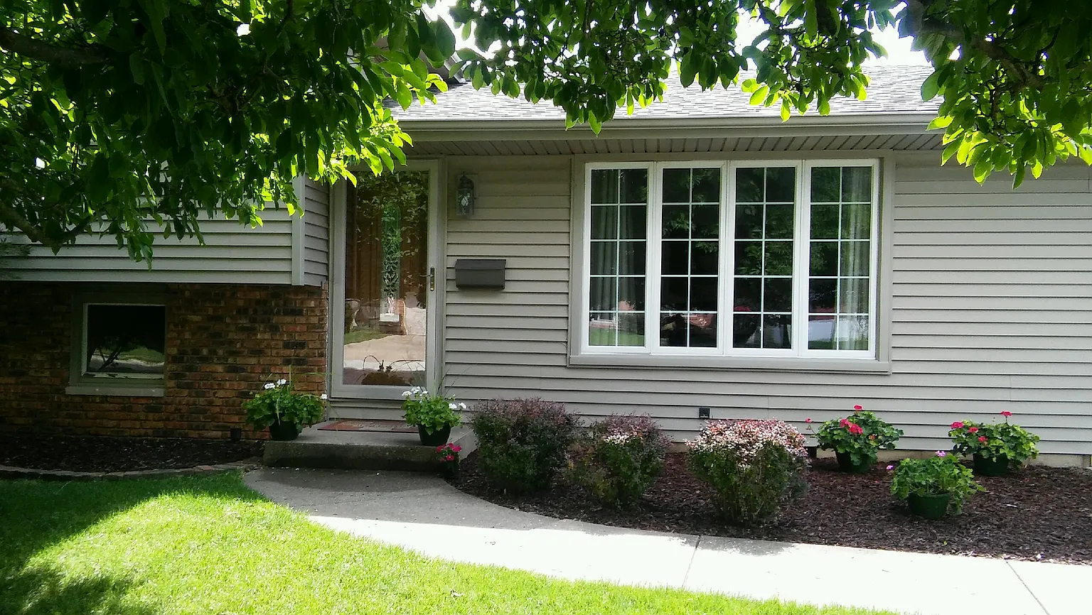 1712 Deppert Dr photo 1
