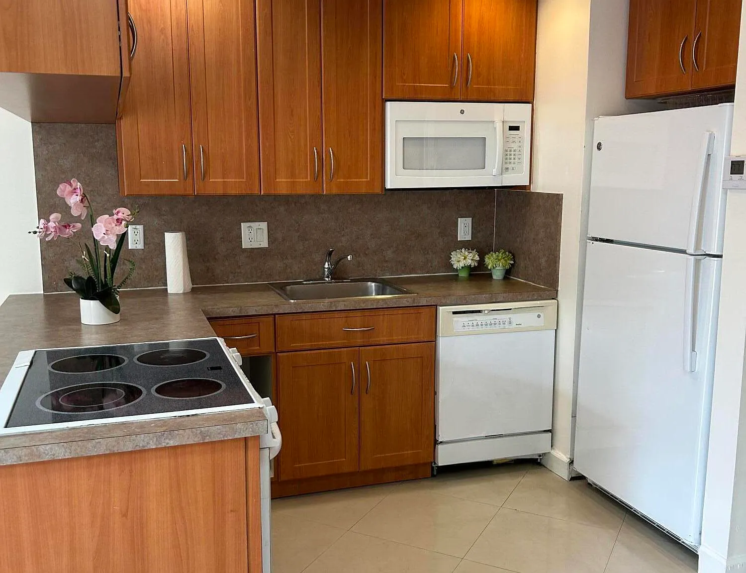 1 bed, 1.0 bath, 570 sqft, $1,550 — Photo 1