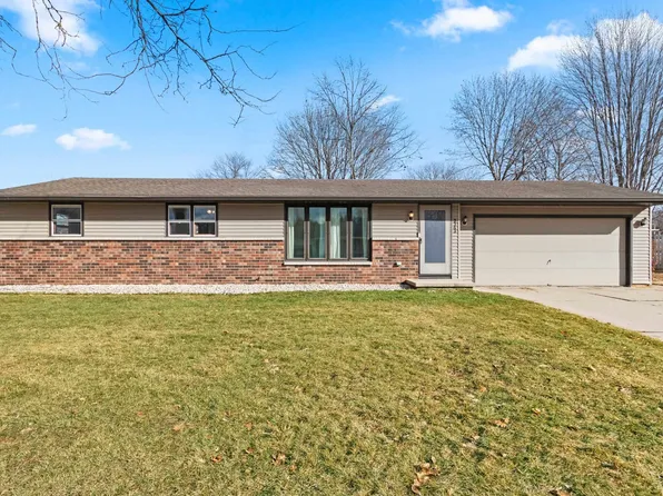 2343 Yellowstone Dr, Green Bay, WI 54311