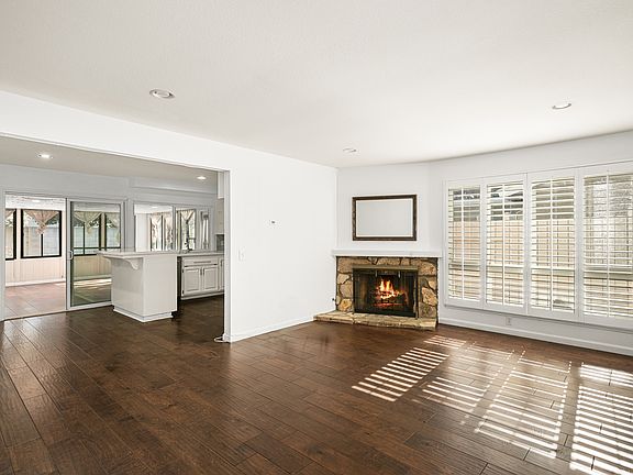 3rd image of 1828 N Symphony St