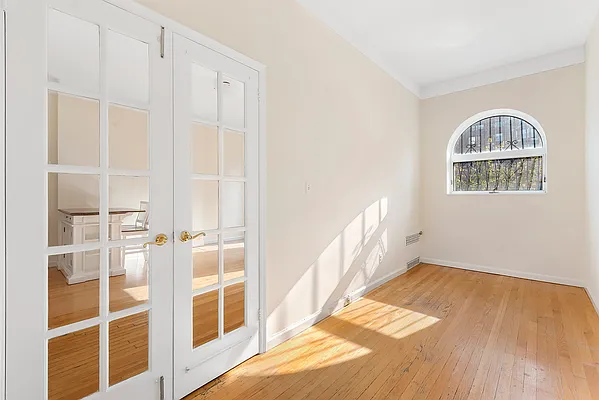 Rented by Corcoran | media 25