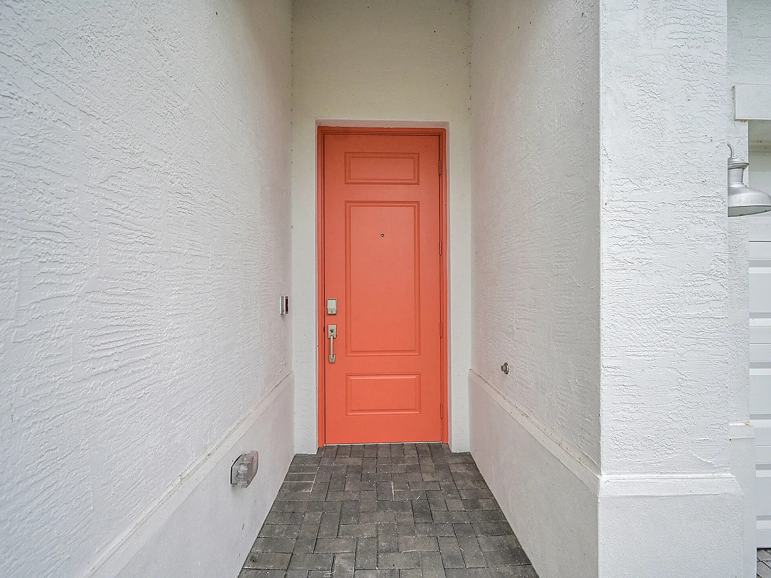 4 bed, 2.0 bath, 1809 sqft, $2,500 — Photo 3