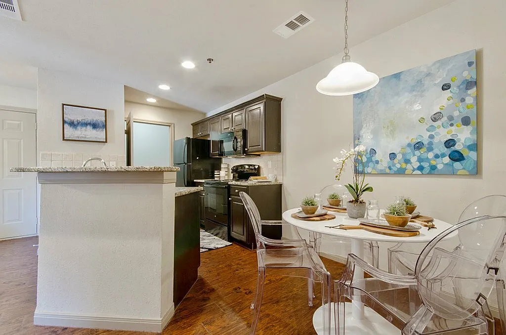 Tinsley Place — Photo 2