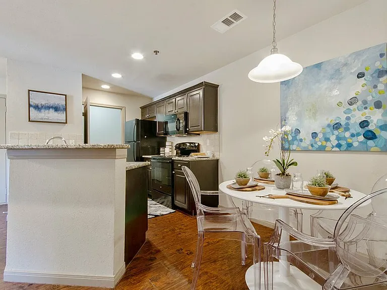 Tinsley Place — Photo 2