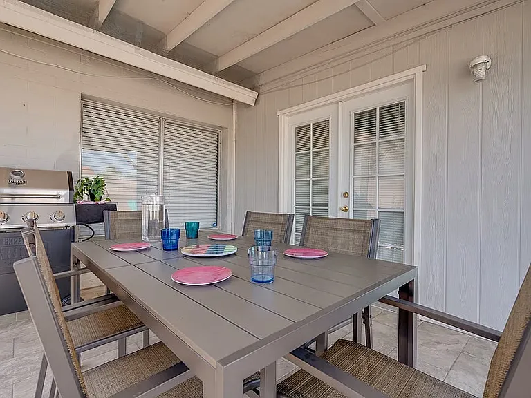 731 N Santa Anna — Photo 15