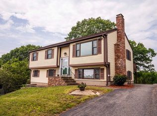 21 Honeysuckle Rd, Gloucester, MA 01930