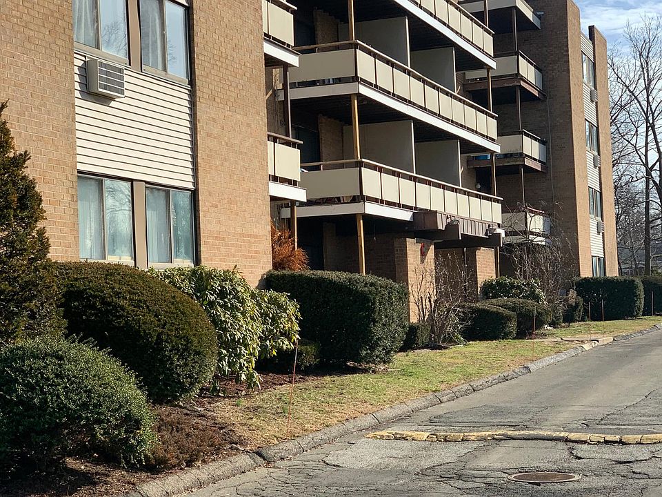2nd image of 157 Bull Hill Ln APT 206