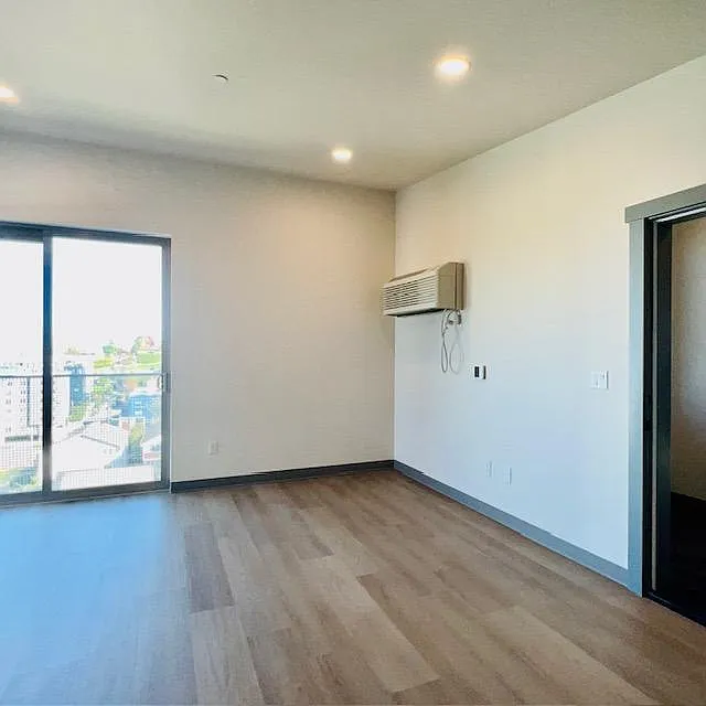 4807 41st Ave SW — Photo 4