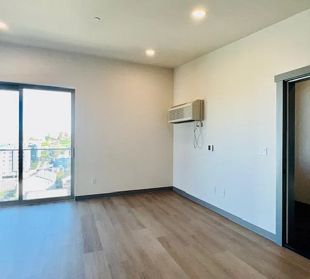 4807 41st Ave SW — Photo 4
