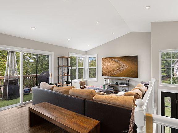 4th image of 3059 Tangley Oaks Trl