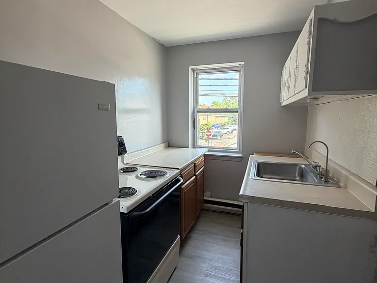 7 Upson St #1 — Photo 1
