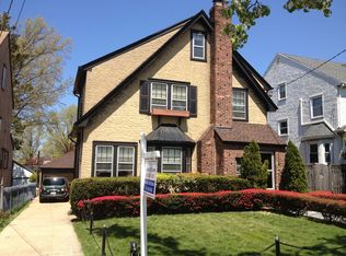 16815 33rd Ave, Flushing, NY 11358