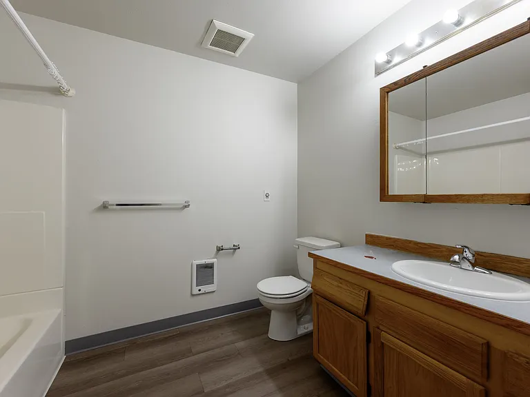 2-Bed 1-Bath Bathroom 2-Bed 1-Bath Bathroom