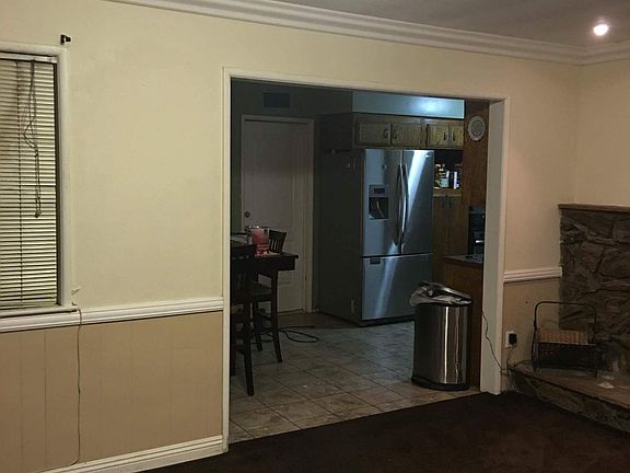 5th image of 9637 Kempster Ave