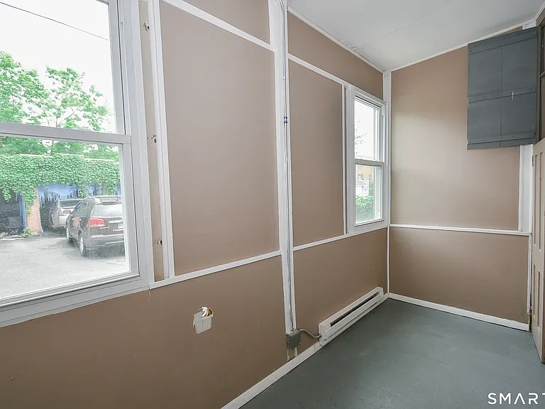 122 Hungerford St — Photo 17