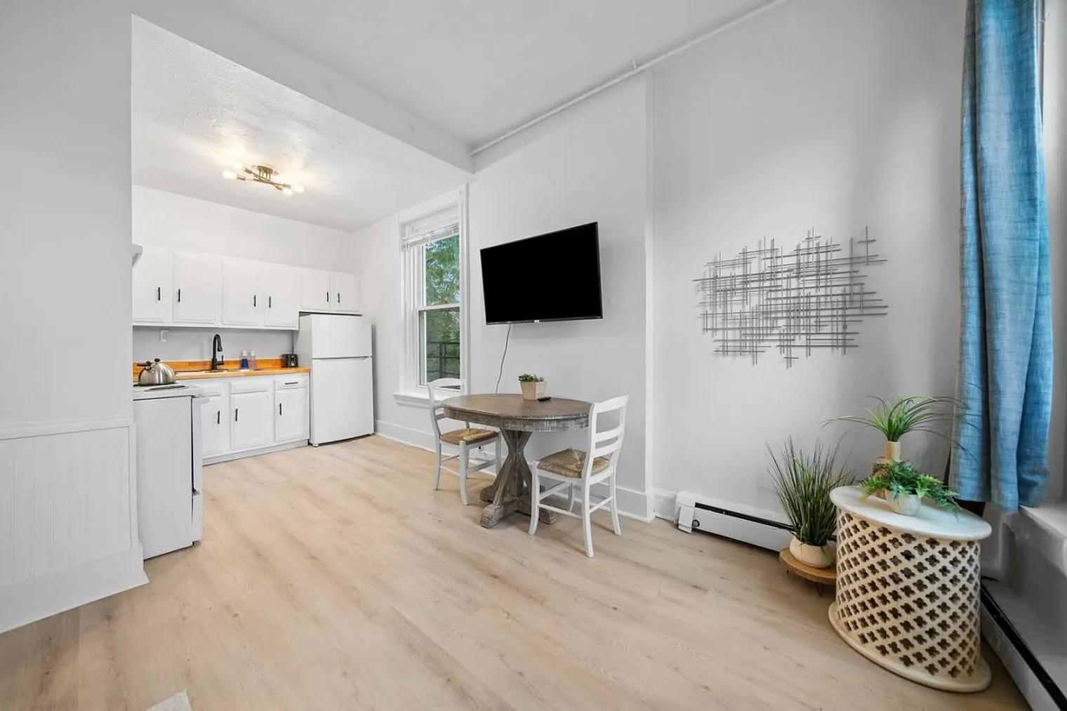 1 bed, 1.0 bath, 753 sqft, $1,103 — Photo 3