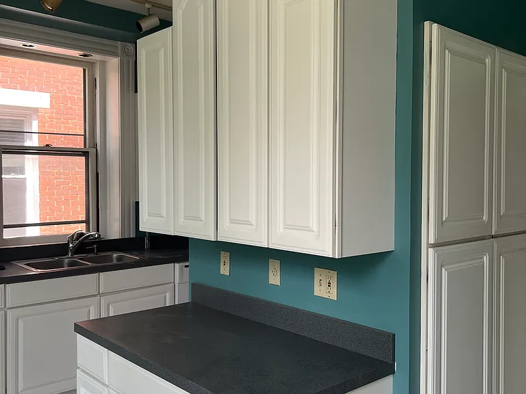 183 S 19th St #1 — Photo 50