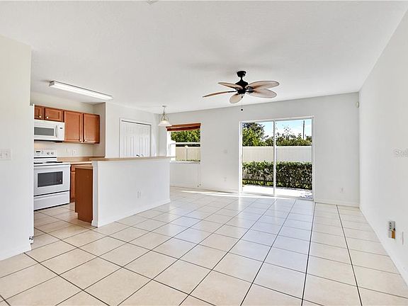 4th image of 620 Cresting Oak Cir #31