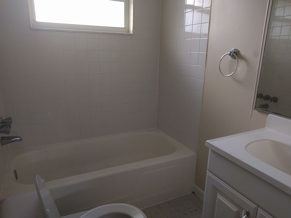 2nd image of 5807 N Flagler Dr APT 6