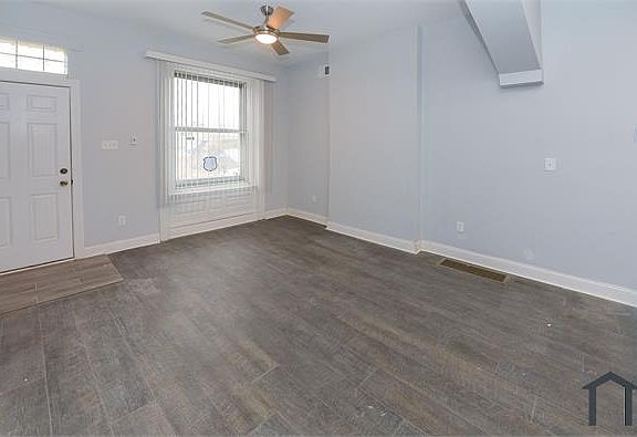 4th image of 1307 W Silver St #1