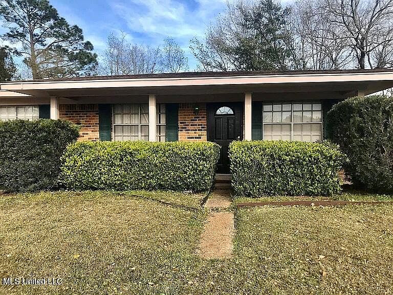1st image of 22 Leggett Cir