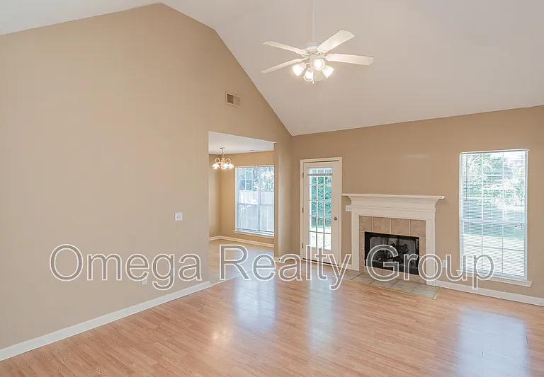 2022 Edgewood Dr — Photo 5