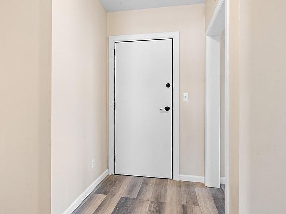 2nd image of 408 E 6th St #10